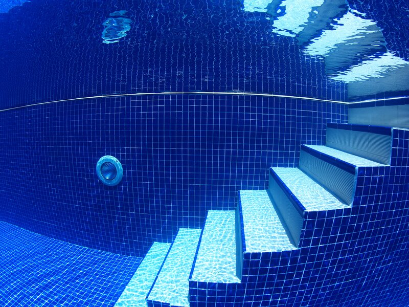 Gefliester Pool